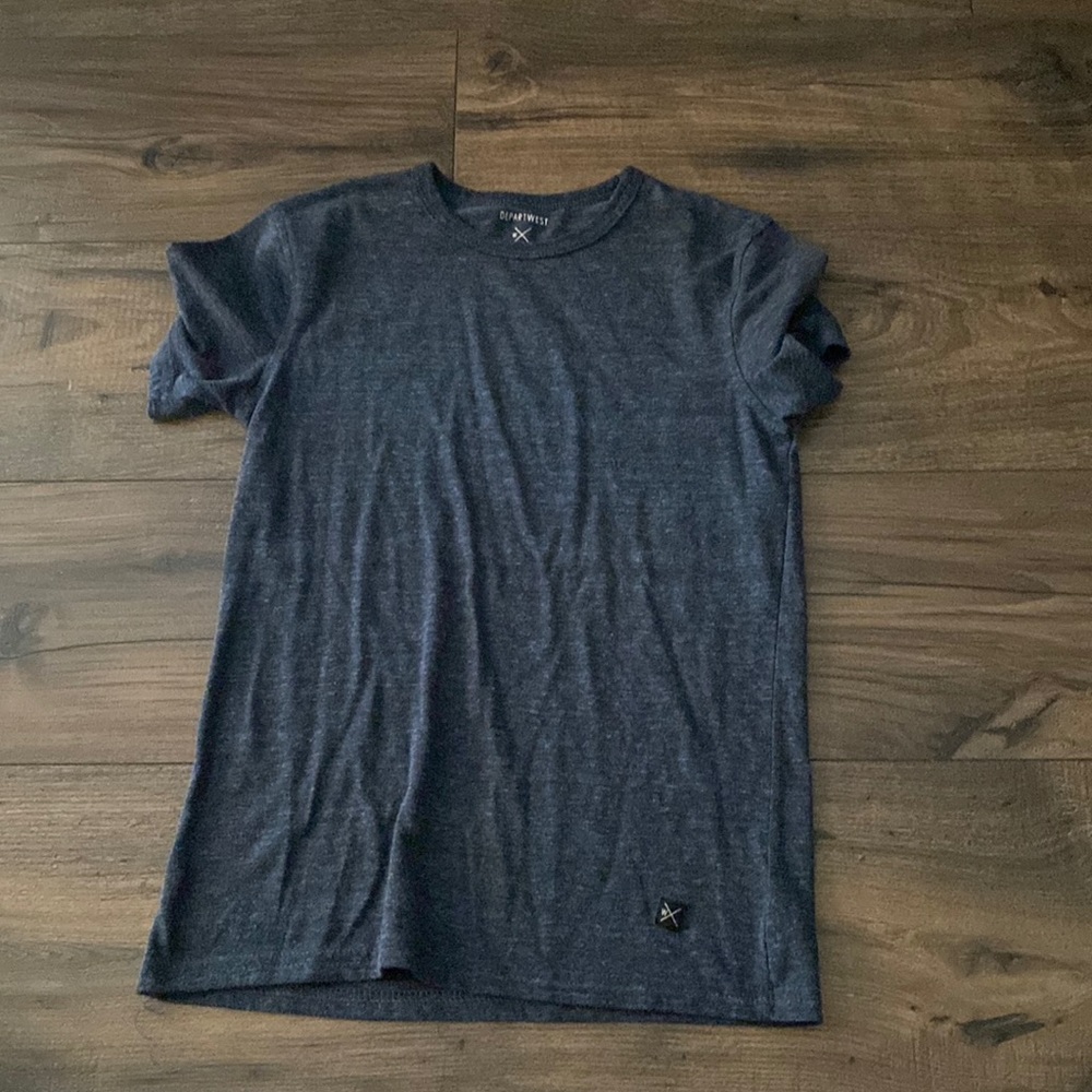 DepartWest T-shirt from buckle kids size 10/12 good condition